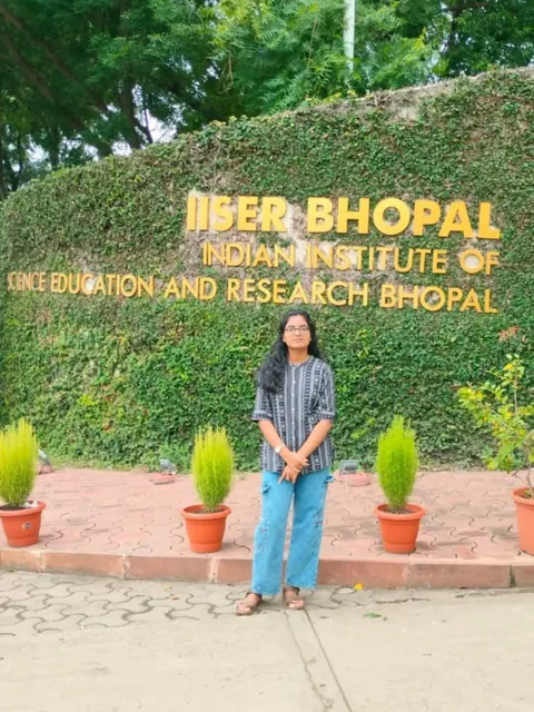 A RIITS student at the entrance to IISER Bhopal